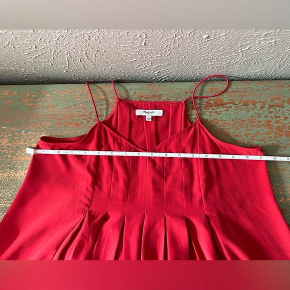 Madewell Top/ Blouse , color Red, Size 2 - Picture 6 of 7